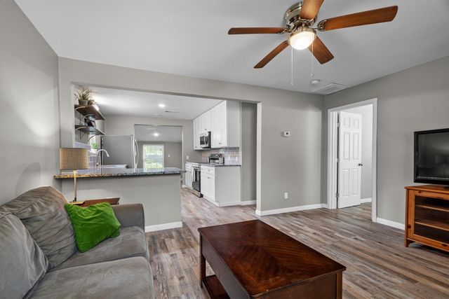 406 N Ruddell Street, Denton, TX 76209