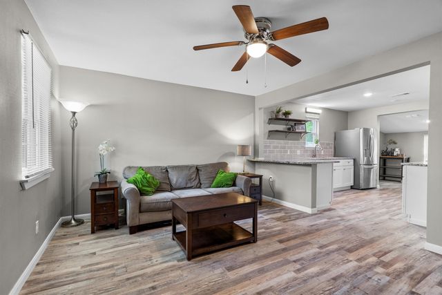 406 N Ruddell Street, Denton, TX 76209