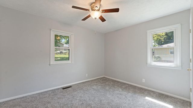 1421 Oakhill Drive, Cassville, MO 65625