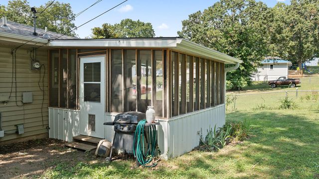 1421 Oakhill Drive, Cassville, MO 65625