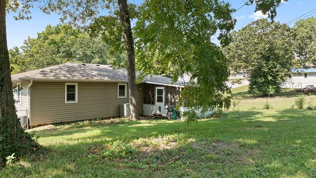1421 Oakhill Drive, Cassville, MO 65625