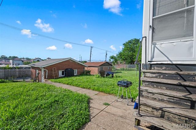 4200 Lawn Avenue, St Louis, MO 63109