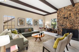 6909 Exeter Dr, Oakland, CA 94611