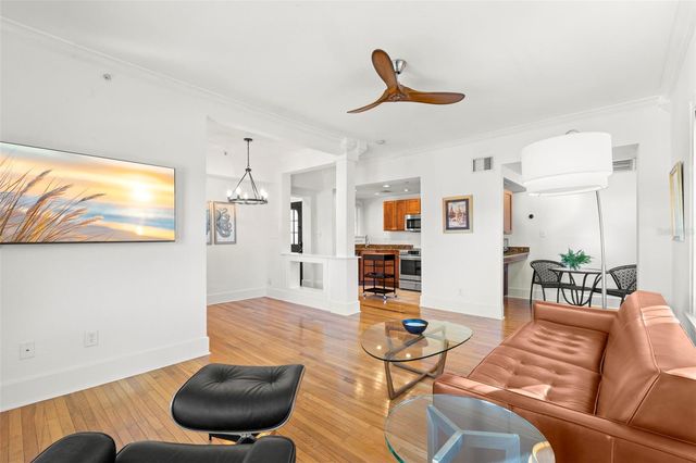 210 22ND AVENUE NE 15, St Petersburg, FL 33704