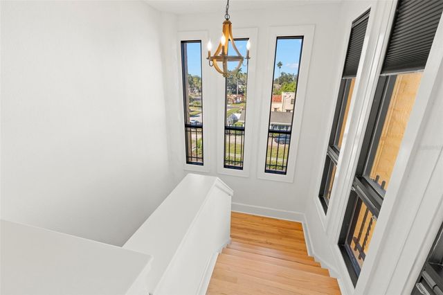 210 22ND AVENUE NE 15, St Petersburg, FL 33704