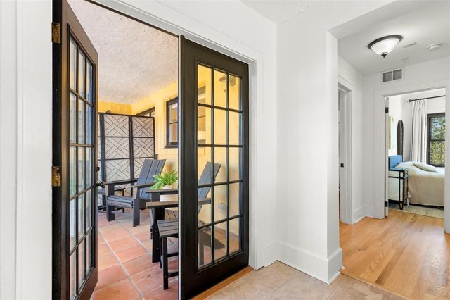 210 22ND AVENUE NE 15, St Petersburg, FL 33704