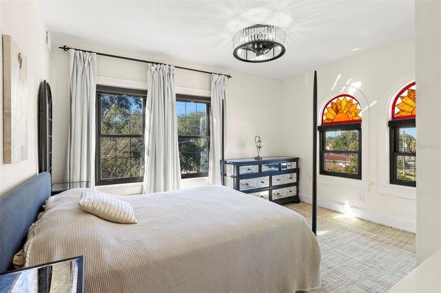 210 22ND AVENUE NE 15, St Petersburg, FL 33704