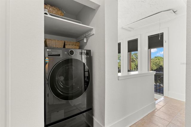 210 22ND AVENUE NE 15, St Petersburg, FL 33704