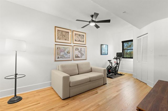 210 22ND AVENUE NE 15, St Petersburg, FL 33704