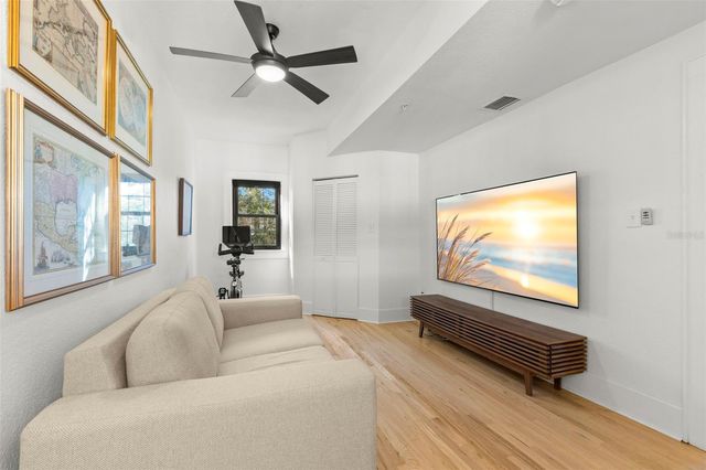 210 22ND AVENUE NE 15, St Petersburg, FL 33704