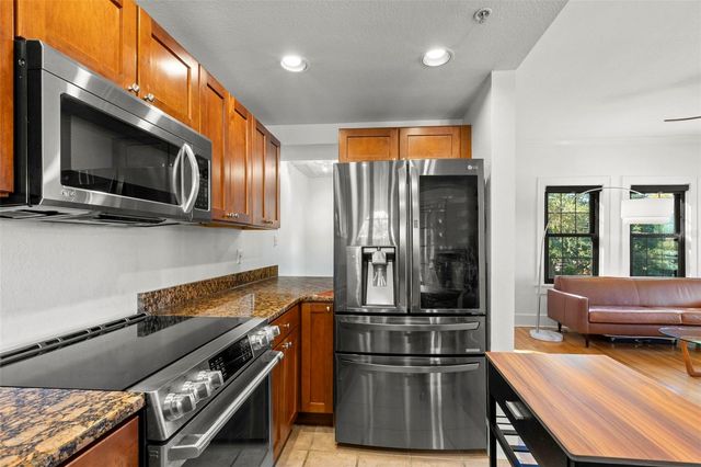 210 22ND AVENUE NE 15, St Petersburg, FL 33704