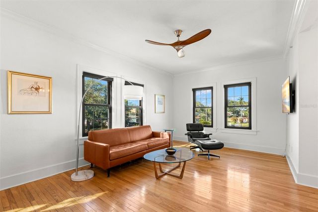 210 22ND AVENUE NE 15, St Petersburg, FL 33704