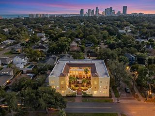 210 22ND AVENUE NE 15, St Petersburg, FL 33704