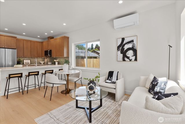 313 SE Andrews Street, Issaquah, WA 98027