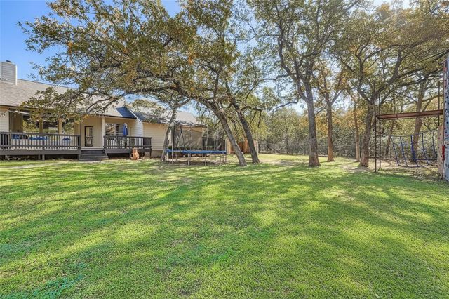 142 Carriage CT, Bastrop, TX 78602