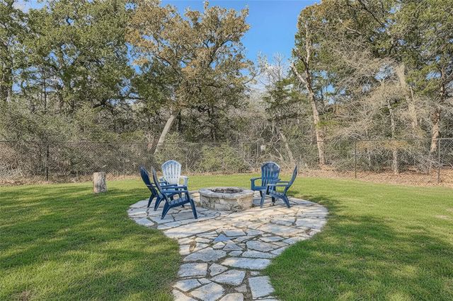 142 Carriage CT, Bastrop, TX 78602