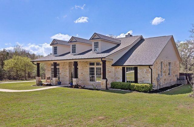 142 Carriage CT, Bastrop, TX 78602