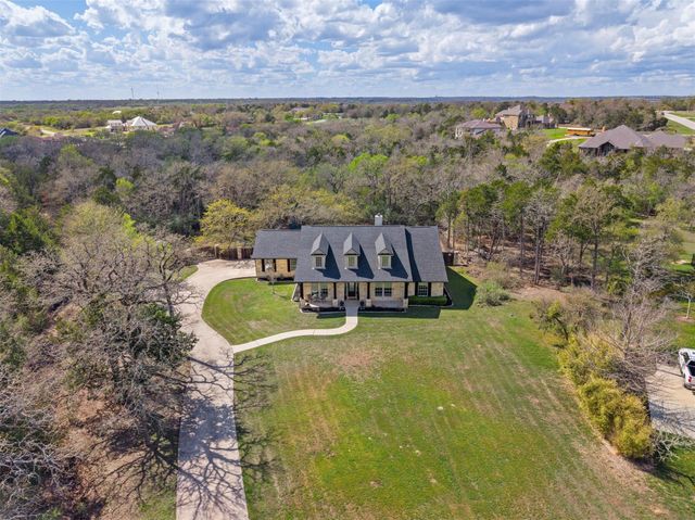 142 Carriage CT, Bastrop, TX 78602