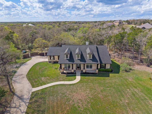 142 Carriage CT, Bastrop, TX 78602
