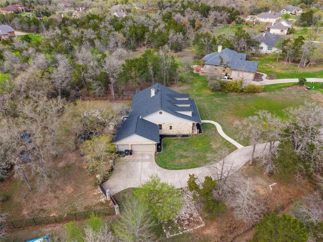 142 Carriage CT, Bastrop, TX 78602