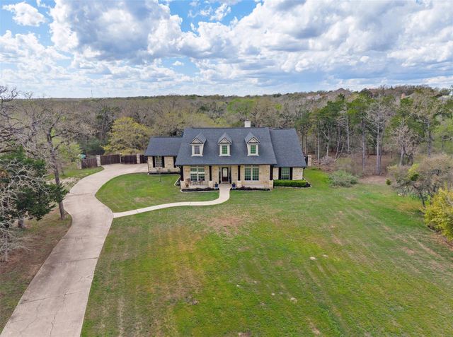 142 Carriage CT, Bastrop, TX 78602