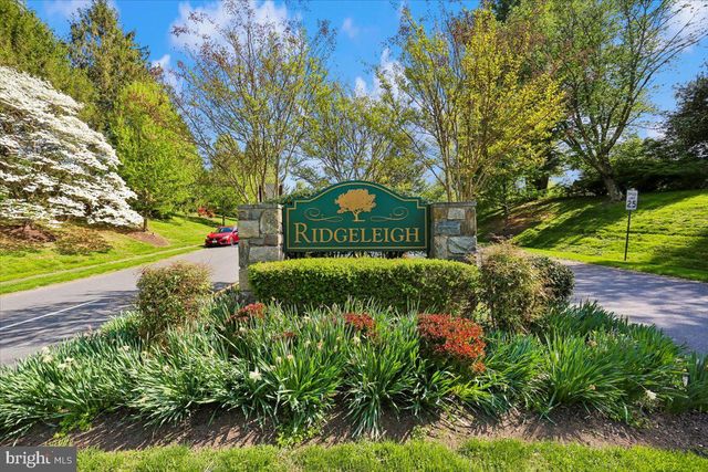 8200 W GAINSBOROUGH CT, Potomac, MD 20854