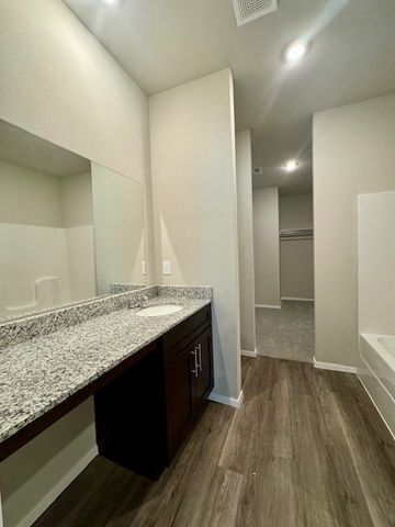 3079 S Saline Aly, Fayetteville, AR 72701