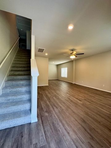 3079 S Saline Aly, Fayetteville, AR 72701