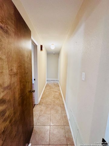 1705 Hickory, Floresville, TX 78114