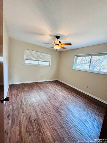 1705 Hickory, Floresville, TX 78114