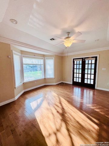 1705 Hickory, Floresville, TX 78114