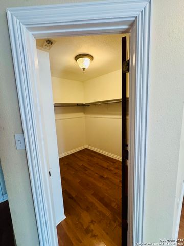 1705 Hickory, Floresville, TX 78114