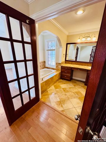 1705 Hickory, Floresville, TX 78114