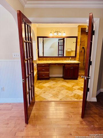 1705 Hickory, Floresville, TX 78114