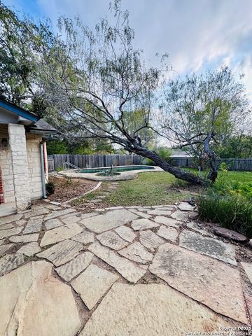 1705 Hickory, Floresville, TX 78114