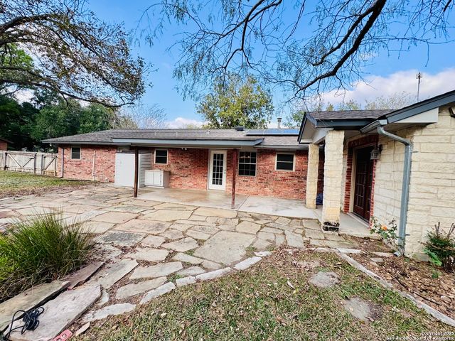 1705 Hickory, Floresville, TX 78114