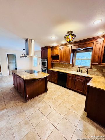 1705 Hickory, Floresville, TX 78114