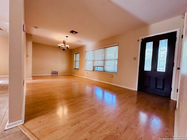 1705 Hickory, Floresville, TX 78114