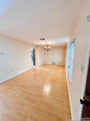 1705 Hickory, Floresville, TX 78114