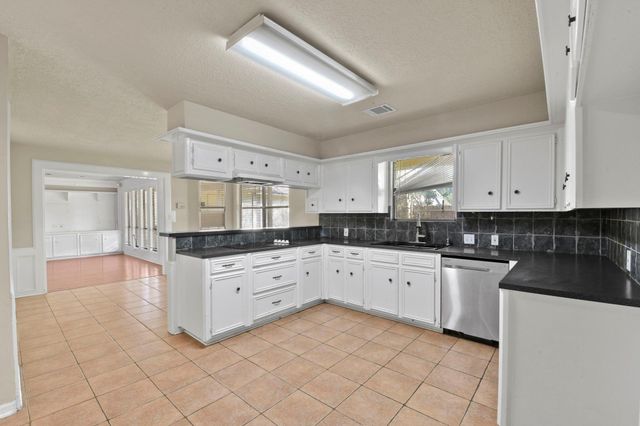 2730 Blue Glen Lane, Houston, TX 77073