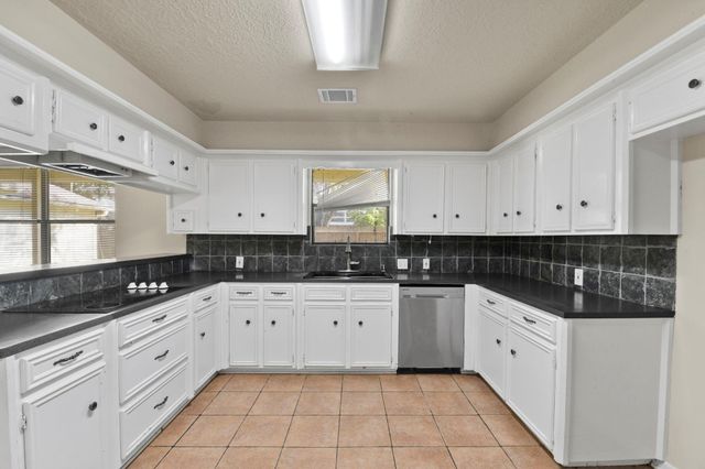 2730 Blue Glen Lane, Houston, TX 77073