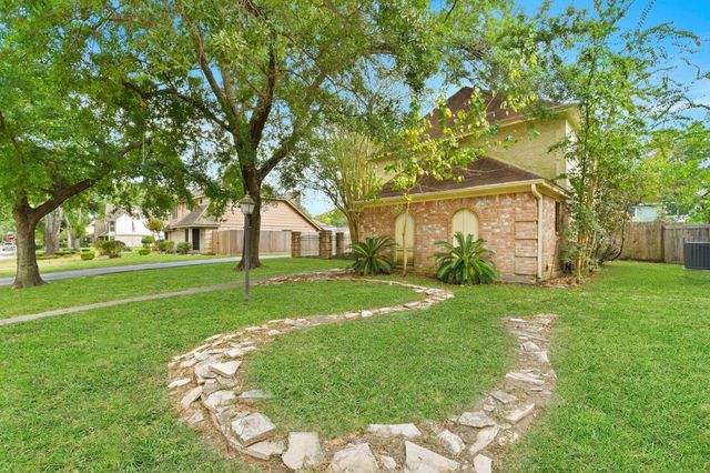 2730 Blue Glen Lane, Houston, TX 77073