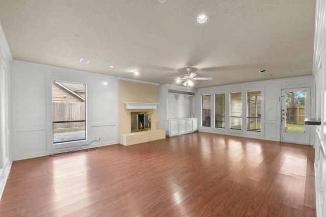 2730 Blue Glen Lane, Houston, TX 77073