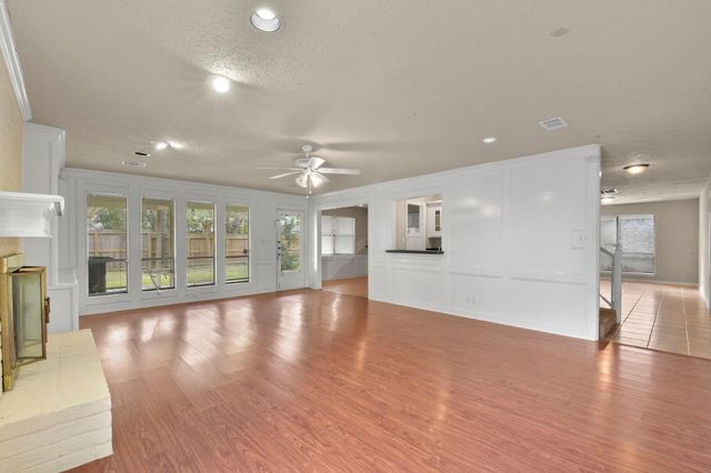 2730 Blue Glen Lane, Houston, TX 77073