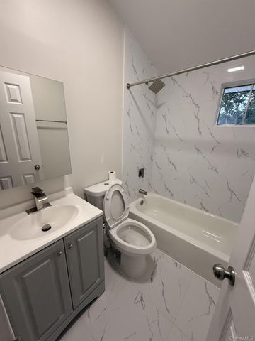 14 Marie Lane, Central Islip, NY 11722