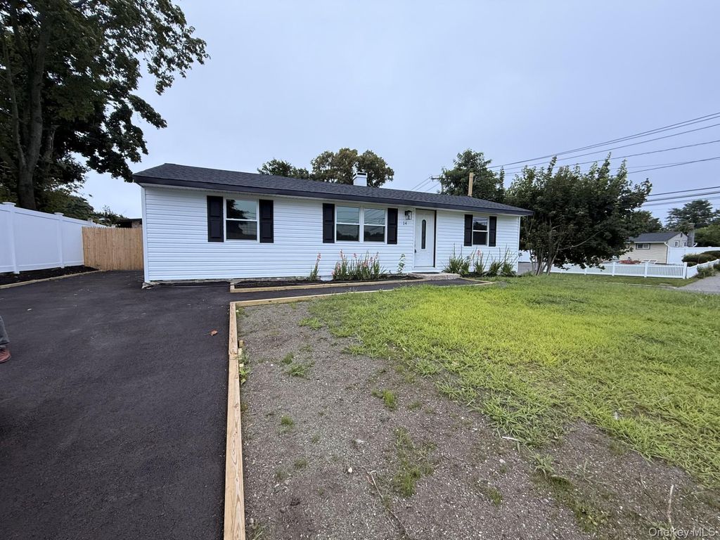 14 Marie Lane, Central Islip, NY 11722