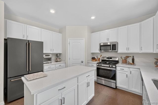 3412 Haverford Drive, Canton, MI 48188