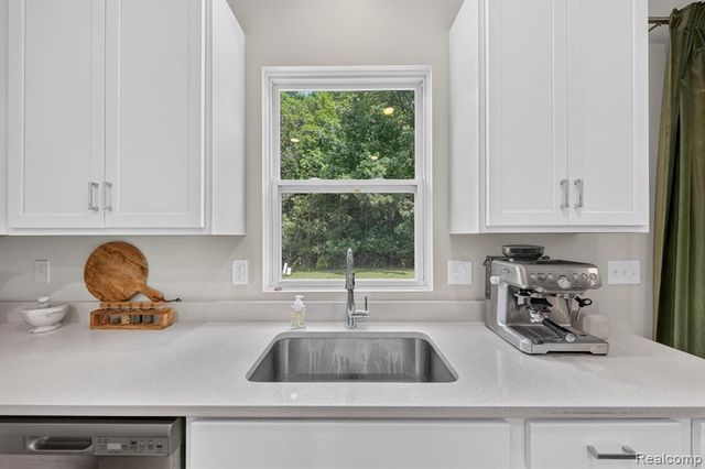 3412 Haverford Drive, Canton, MI 48188