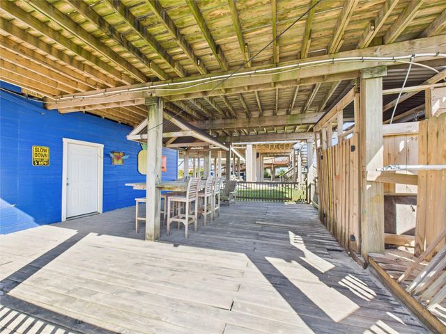 1654 Sandpebble Place, Surfside Beach, TX 77541