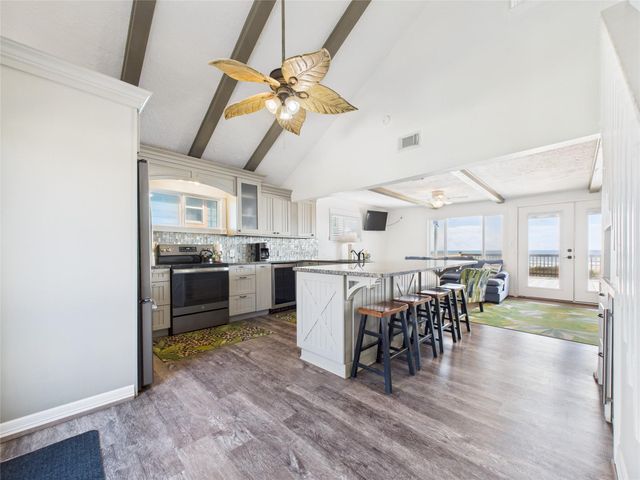 1654 Sandpebble Place, Surfside Beach, TX 77541